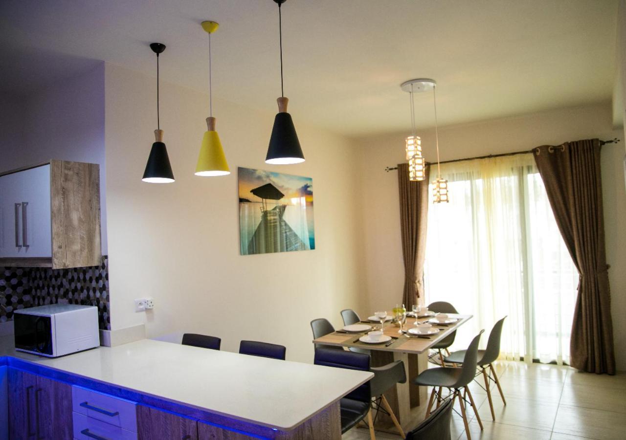 Luxury 2 Bedroom Apartment With Pool - Close To Flic-En-Flac Beach Exterior foto